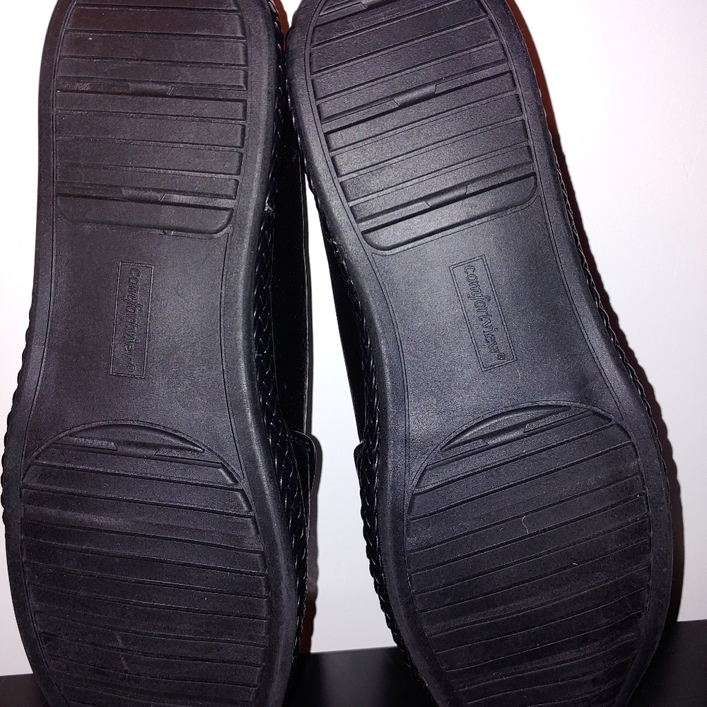 Shoes - Picture 2 of 4